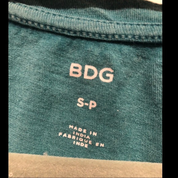 Turquoise t-shirt with scoop neck - Picture 3 of 3